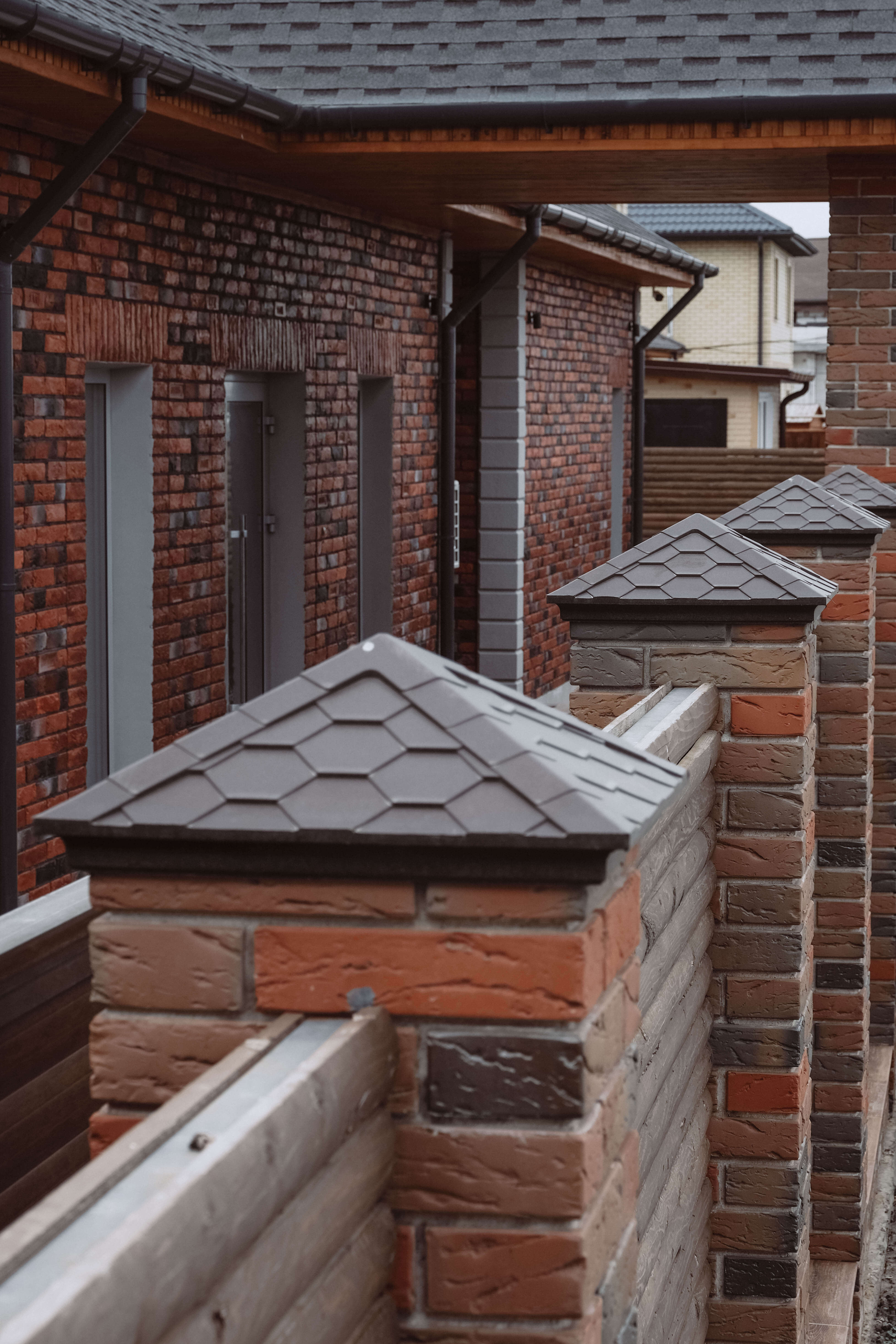 Колпак Zking Эверест Коричневый на столб 1.5х1.5 кирпича (390х390мм) в Серпухове фото